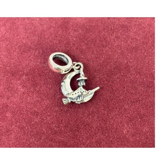 Chamilia Sterling Witch on Broomstick Limited Edition Bead Dangle Charm #63963 - Picture 1 of 5